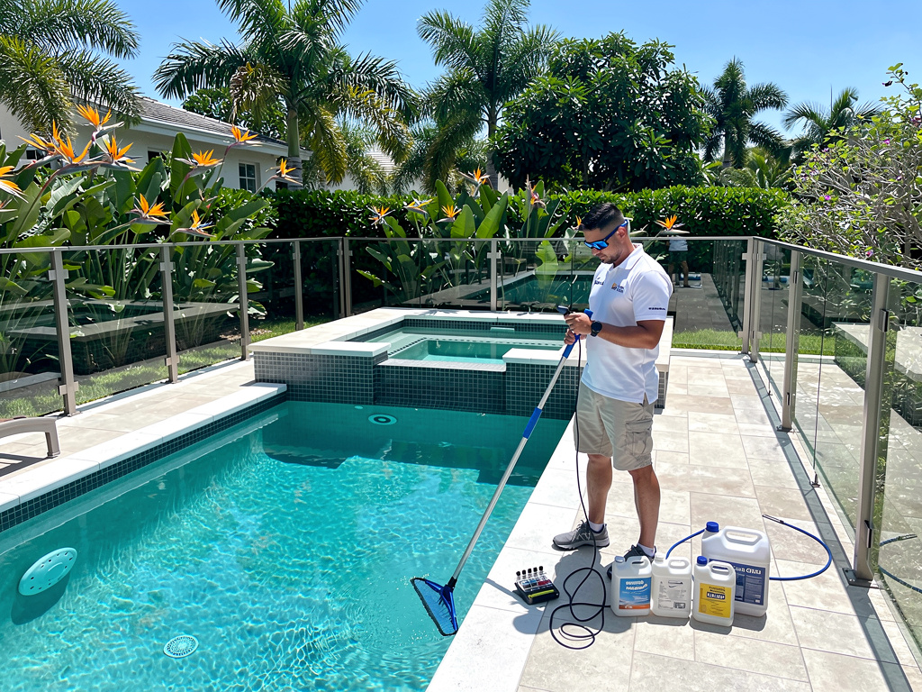 Making the Most of a Smaller Urban Pool in Hollywood FL: Efficient Maintenance, Smart Features, and Space-Saving Design
